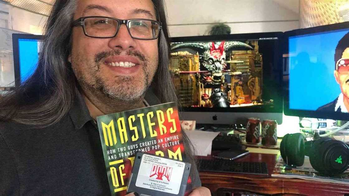 john romero auctioning doom ii original floppy disks and masters of doom book 708 big 1