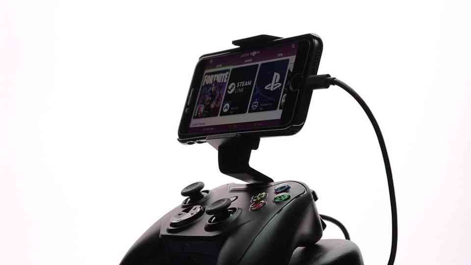 rotor riot announced worlds first wired controller for mobile 2856 big 1