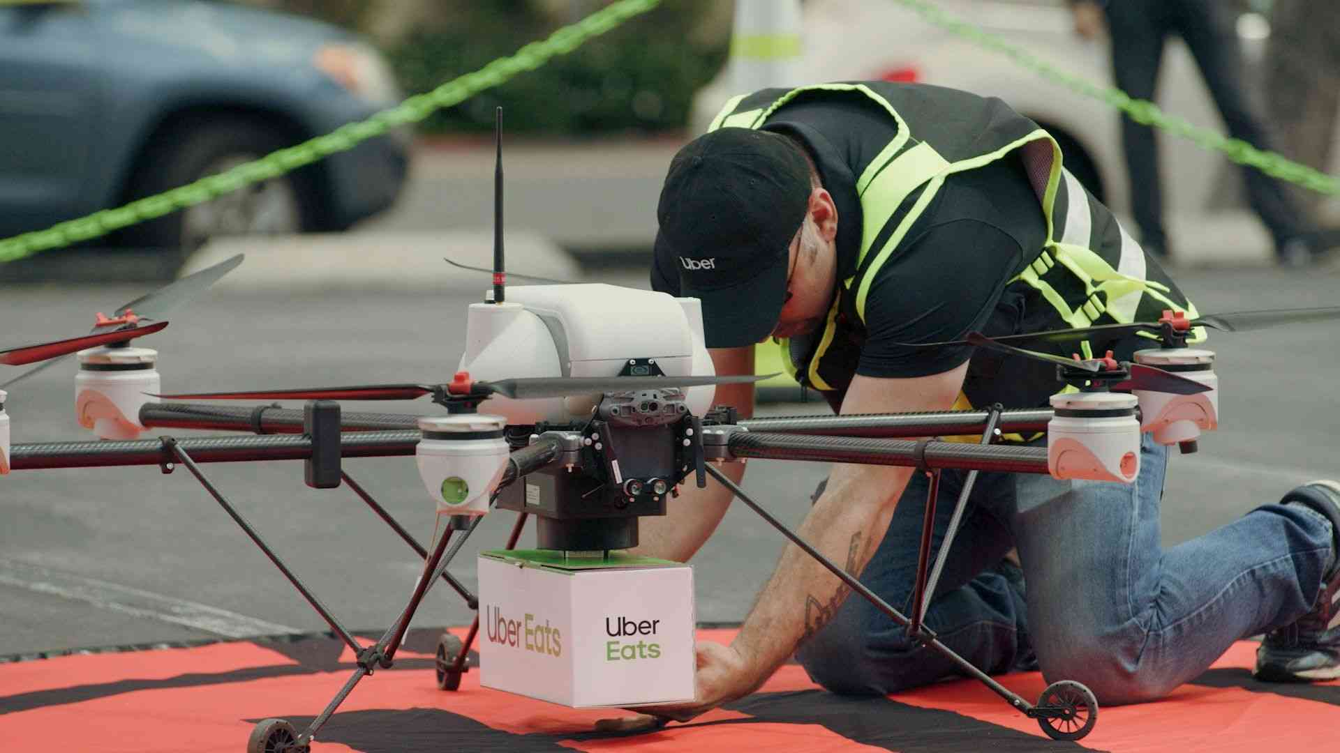 uber eats announces its first deliveries of food with drones 2683 big 1