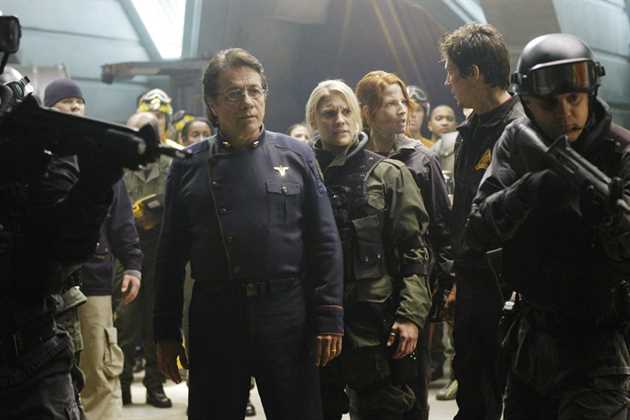 Battlestar Galactica Movie Will Be Written by Simon Kinberg